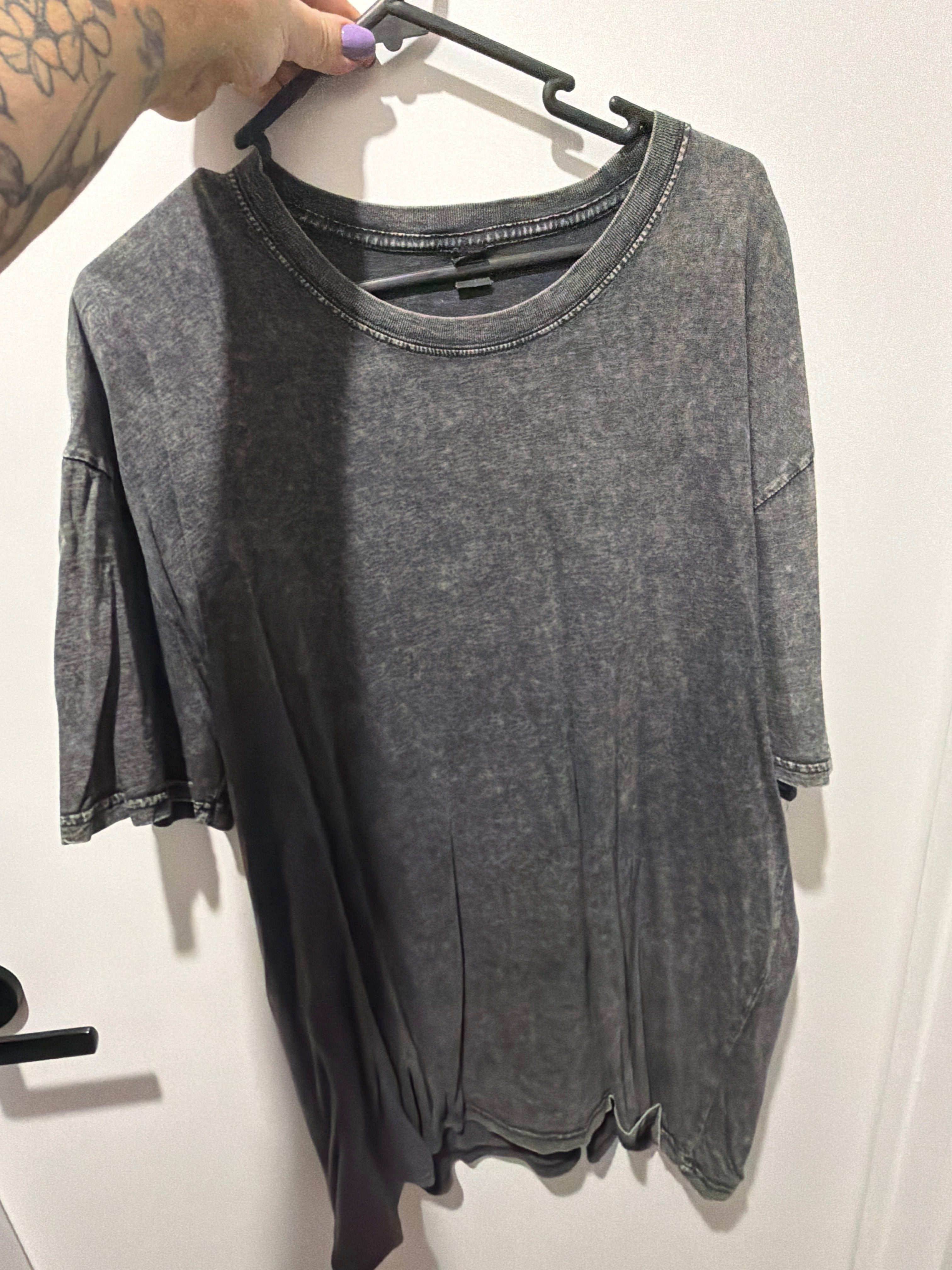 Plain acid wash tee