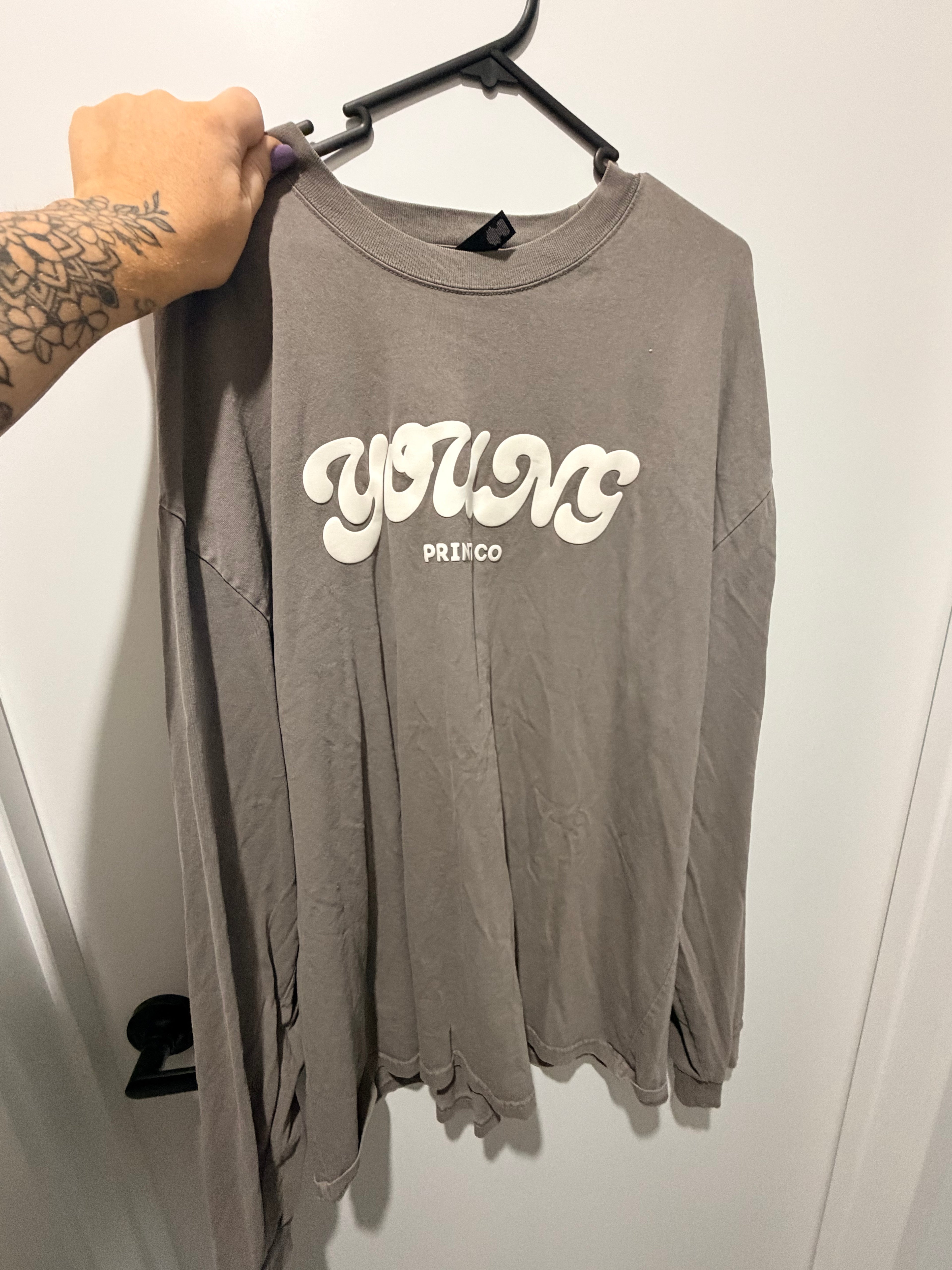 Acid wash long sleeve